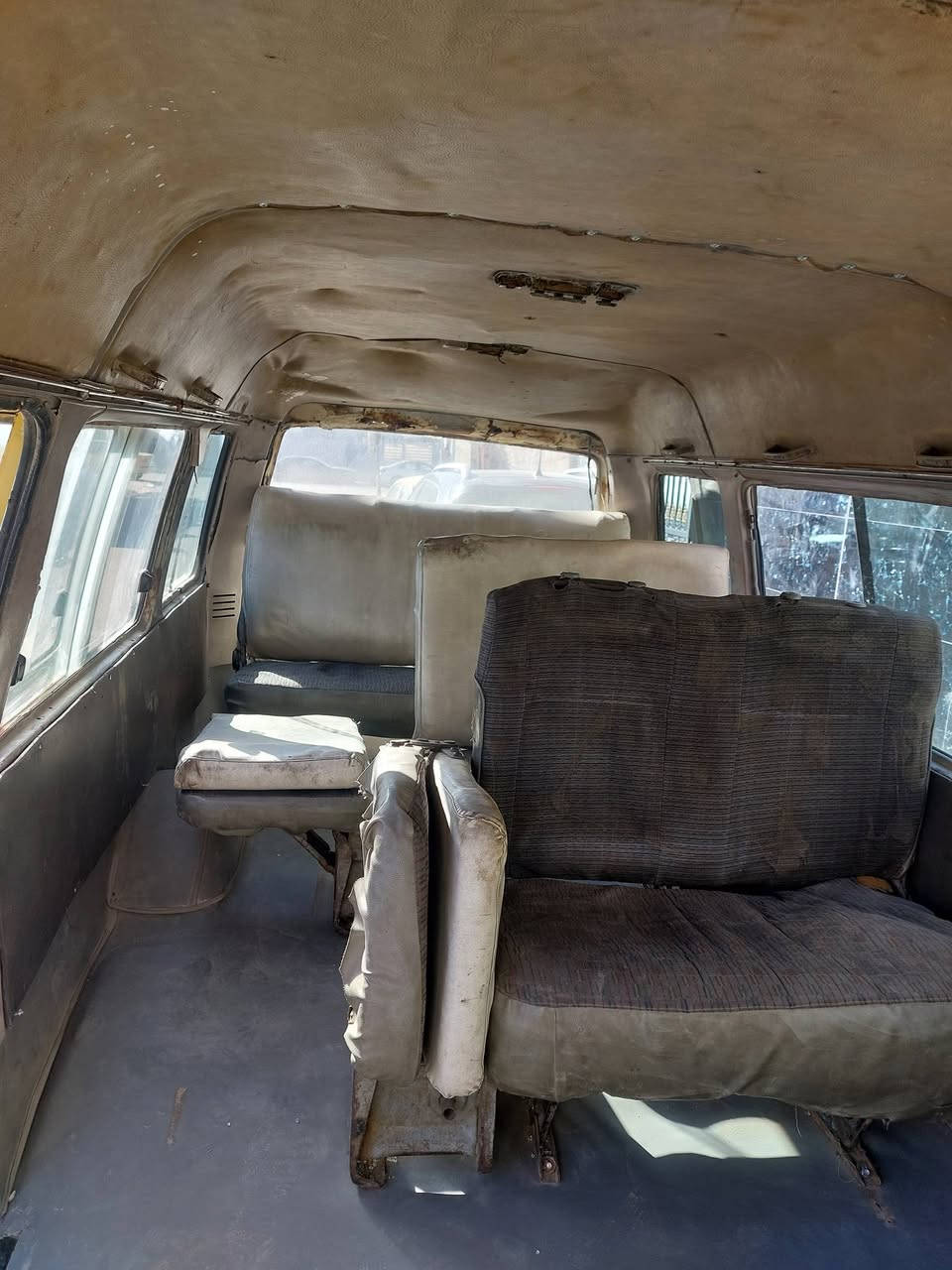 السلام عليكم سياره اسيا للبيع بدون راعي مكينه وقير خير من الله سعر 20 وبها مجالف ثانويه استنساخ ***********
