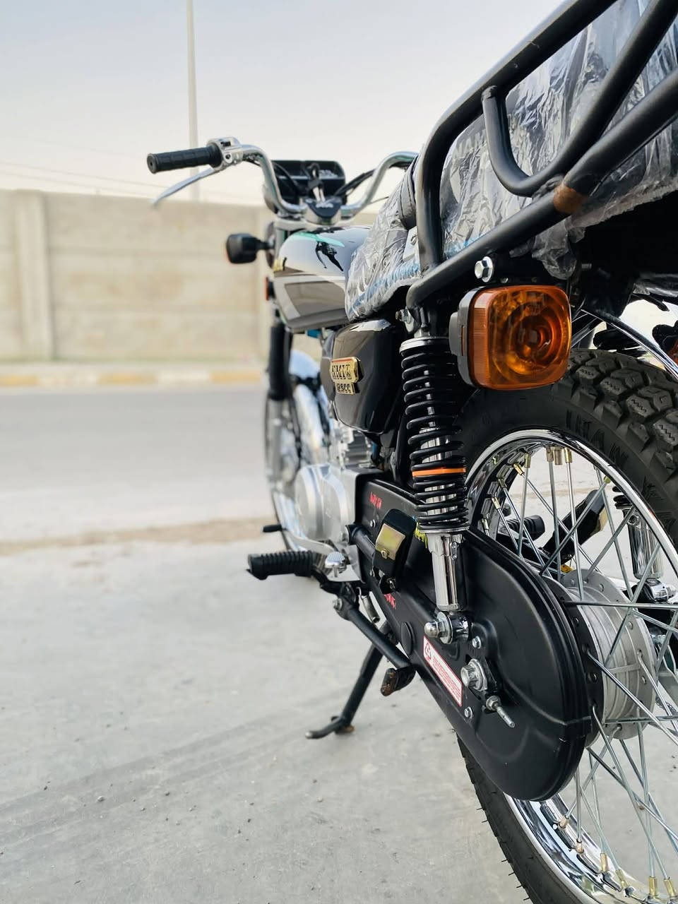 سلام عليكم دراجه اربعه كير اوراق اصولي شاصي 19 وتعمير 26 شلامجه اصلي مصار شهر من عمرتها دراجه خير من الله مكان كوت الخاجيه متواجد واتساب
***********
