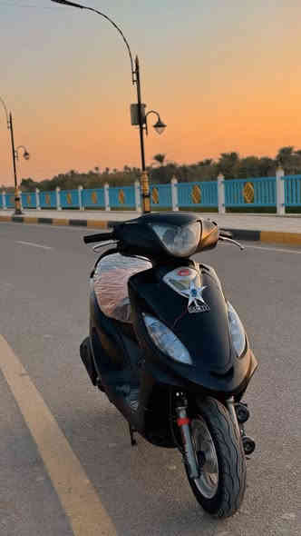 السلام عليكم 
كامكو v2 
مكينة 125
هورن سيدان اصلي تفصيخ 
باتري جديد 
الدراجة برغي ما ناقصة 
مكفولة كفالة عامة شرط الفحص 
بـ 700 وبيها مجال للطيبين 
***********
