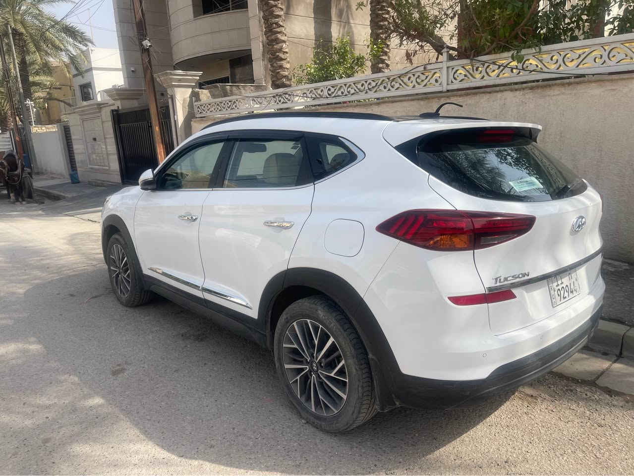 توكسان خليجي 19
فول مواصفات
محرك دوش هاند بريك رجل
بانوراما مري شفط حساس
تلفون شحن ذاتي
السعر 168 قفل 
***********
في بغداد
بيها نص جاملغ خلفي صبغ صورة الحادث بلمنشور
نقد فقط 
محرك كير تبريد صدر كفاله 

سعر بلاش وارخص توكسان حاليا  خليجي اكرر خليجي بغداد, العراق
