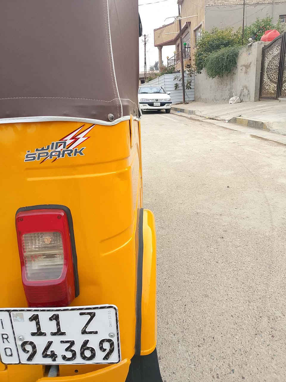 سلام عليكم  تكتك 2022  شهر 7 #مرقمه ..تكتك جاهزه اي نقص مابيها فقط بارد يم بكلايت الخلفي  السعر، #9.200 وبيها مجال العنوان  بغداد...الزعفرانية 
#الرقم_*********** . غير متواجد ع الفيس .مكلف بلنشر
