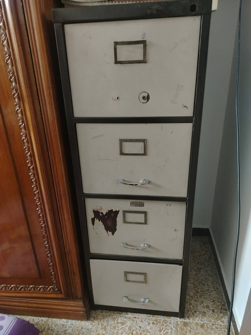 دولاب  حديد للبيع سعرو ٥٠ مكان موصل للشراي خاص


**إذا كنت صاحب هذا الإعلان وتريد حذفه لأي سبب، رجاءا أرسل رسالة إلى الدعم الفني**