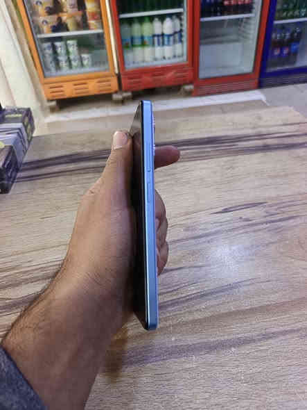 السلام عليكم بوكو x4 نسخة ال جي تي ذاكرة 256 رام 8 ببجي 120 فريم نضافة 99% بدون ملحقات سعرة 200 مكاني بابل الهاشمية رقمي ***********
