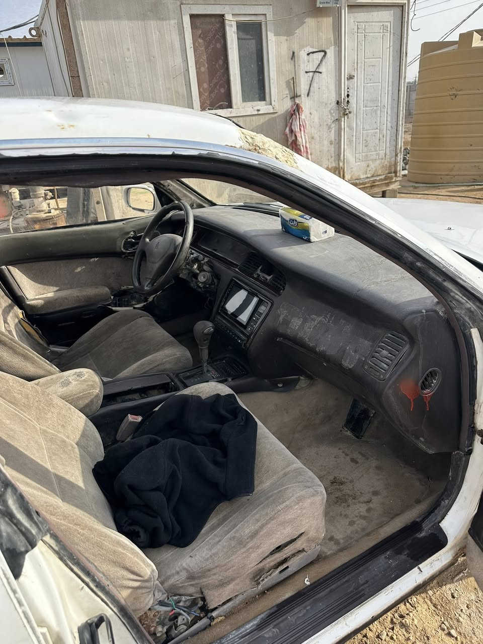 سلام عليكم بطه للبيع سياره ابيع حديد سعر ١٧ وبيه مجال حك جيه كربلاء رقم الهاتف ***********
