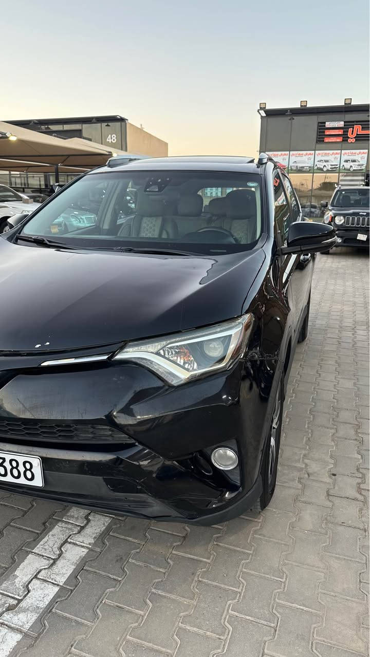 السلام عليكم 
راف فور 2017 
ماشيه 235
المواصفات فئة Xle 
فول مواصفات 
تحديد مسار
رادار 
فتحه 
بصمه 
داخل جلد لونين
وبقية مواصفات الxle 
السياره حادثها سطحي صبغ بنيد وصندوق وتكحيل اصبعين بالباب الخلفي وبيها بارد كم مكان  فقط الباقي مكفول حتى الدعاميات بلاديه حادثها جداً خفيف 
رقم السياره اربيل ب اسمي 
مكانها كربلاء 
االسعر 157وبيها مجال قليل 
للاستفسار اكثر *********** كربلاء, العراق
