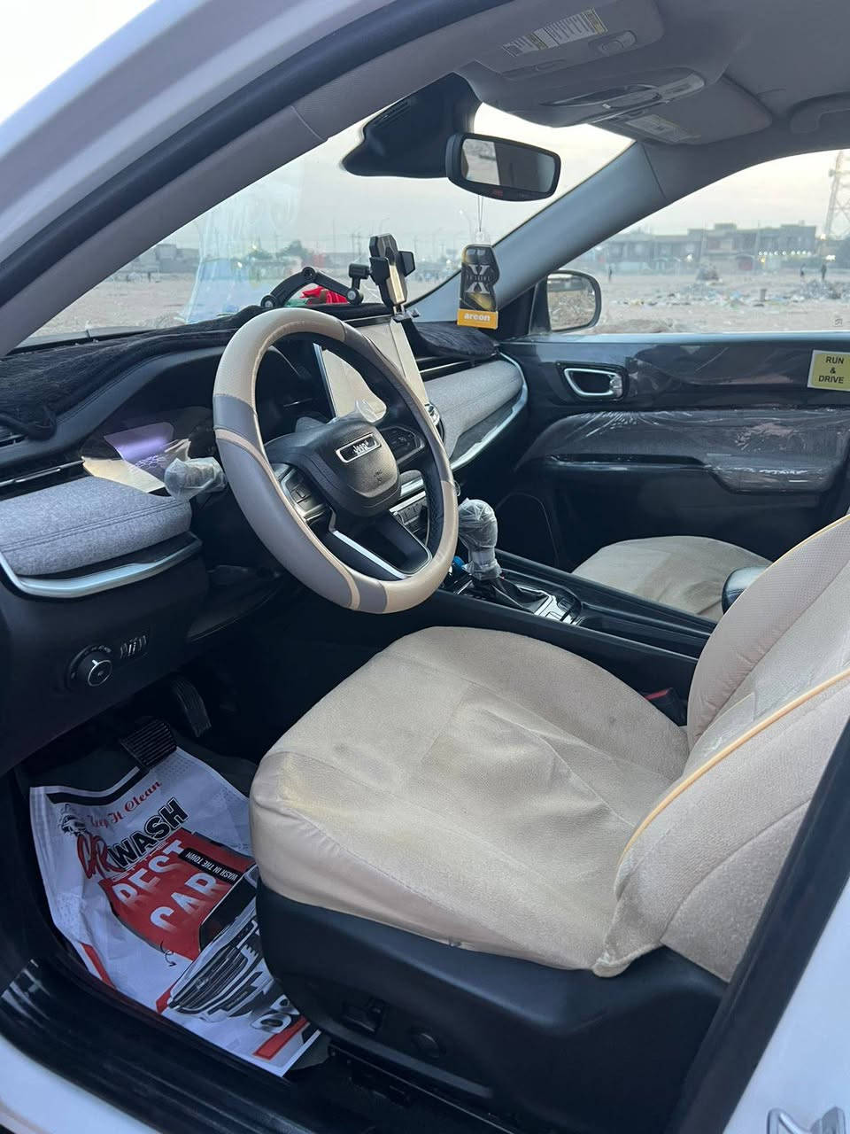 السلام عليكم جيب كومباس موديل 22جاملق وبنييد ماشيه 58 بسمي سياره سياره فول موصفات  ماعده تنته ب170وبيه مجال ***********
