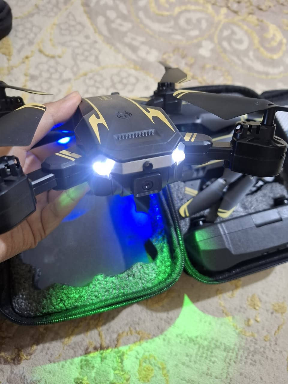 درونات قطعتين جديد كامل ملحقات السعر ٤٠ واصل


**إذا كنت صاحب هذا الإعلان وتريد حذفه لأي سبب، رجاءا أرسل رسالة إلى الدعم الفني**