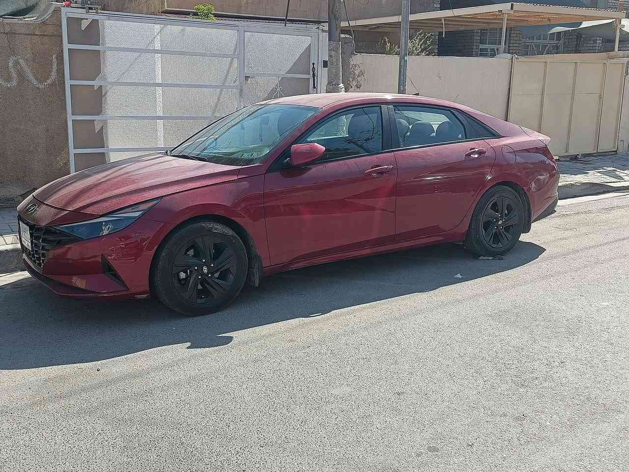 سلام عليكم السياره موديل 23 امريكي حادثها خلفي بالصندوق الشاملغ الخلفي بارد ما بيها لا تبديل ولا صبغ سياره بصمه تشغيل عن بعد التحكم ستيرن سياقه ذاتيه رادارات وخير من الله مانع انزلاق سياره ماشيه 29  رقم بغداد مكان صور الحادث بي المنشور مكان السياره الزعفرانيه عارضها بي ١٣٣وبيها مجال هاذ رقمي***********
