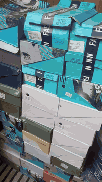 احذيه جمله 30 زوج اشكال وقياسات مختلفه بسعر 250 توصيل مجاني للحجز والا...