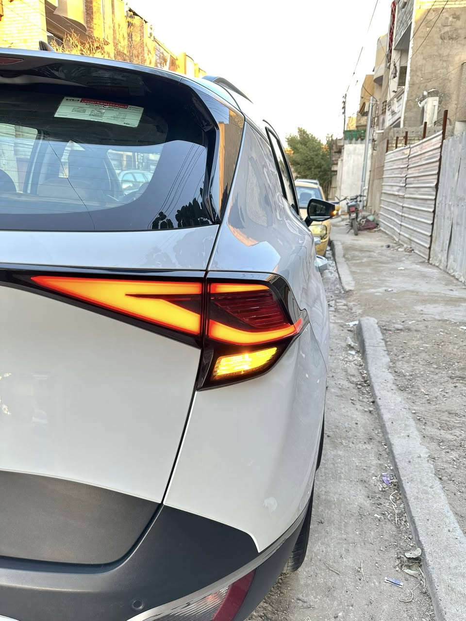 سبورتج ٢٠٢٣ شركة الدولية بدون صبغ بدون تبديل محرك كير كفالة على وضع الشركة 
واردخليجي ، ،اللون ابيض، رقم بغداد محرك 2000، 
1- نظام ترحيب 
2- حساسات امامية خلفية
3 - بصمة تشغيل عن بعد
4 - ويل كروم 
5 - اشاير بالمري
6 - دخول ذكي
7 - هاند بريك بصمة + اوتو هولد 
8 - ثلاث انظمة قيادة ايكو سبورت نورمال 
9 - شاشة ايباد
10 - شاحن واير ليس مع منافذ تايب سي 
11 - قطعتين تبريد 
12 - تحكمات ستيرن جهتين + شفتات 
13 - كامرة دوار
14 - الجام اوتو 
16 - مثبت سرعة
17- مري شفط
18 - لايتات دوارة امامية فول LED
19 - زنون لد امامي خلفي
السعر 220وبيها مجال بسيط  بيع او مراوس حسب القناعه رقم بغداد انكليزي بسمي عنوان بغداد *********** متواجد واتس اب
