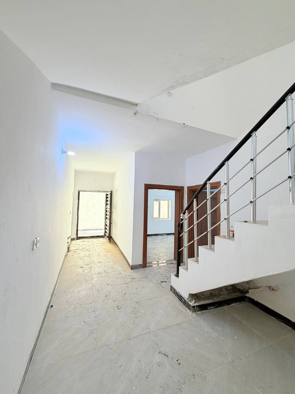 بيت للبيع طابو صرف
المساحة 100 متر ✅
دولان
📌 العنوان : منطقة الجتة ( حي رفعت) ثالث بيت عن شارع 30

يحتوي على غرفتين وصالة ومطبخ وصحيات ✅

متوفرة كافة الخدمات تبليط لباب البيت
كهرباء ماء مجاري
للاستفسار الاتصال على الرقم.

***********
