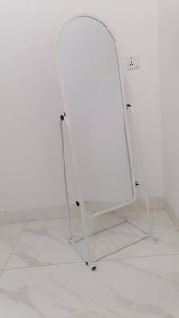 مرايا للبيع السعر ٢٥الف وبيها مجال الاتصال على الرقم ٠٧٧٠٩٥٤٤٣٩٦