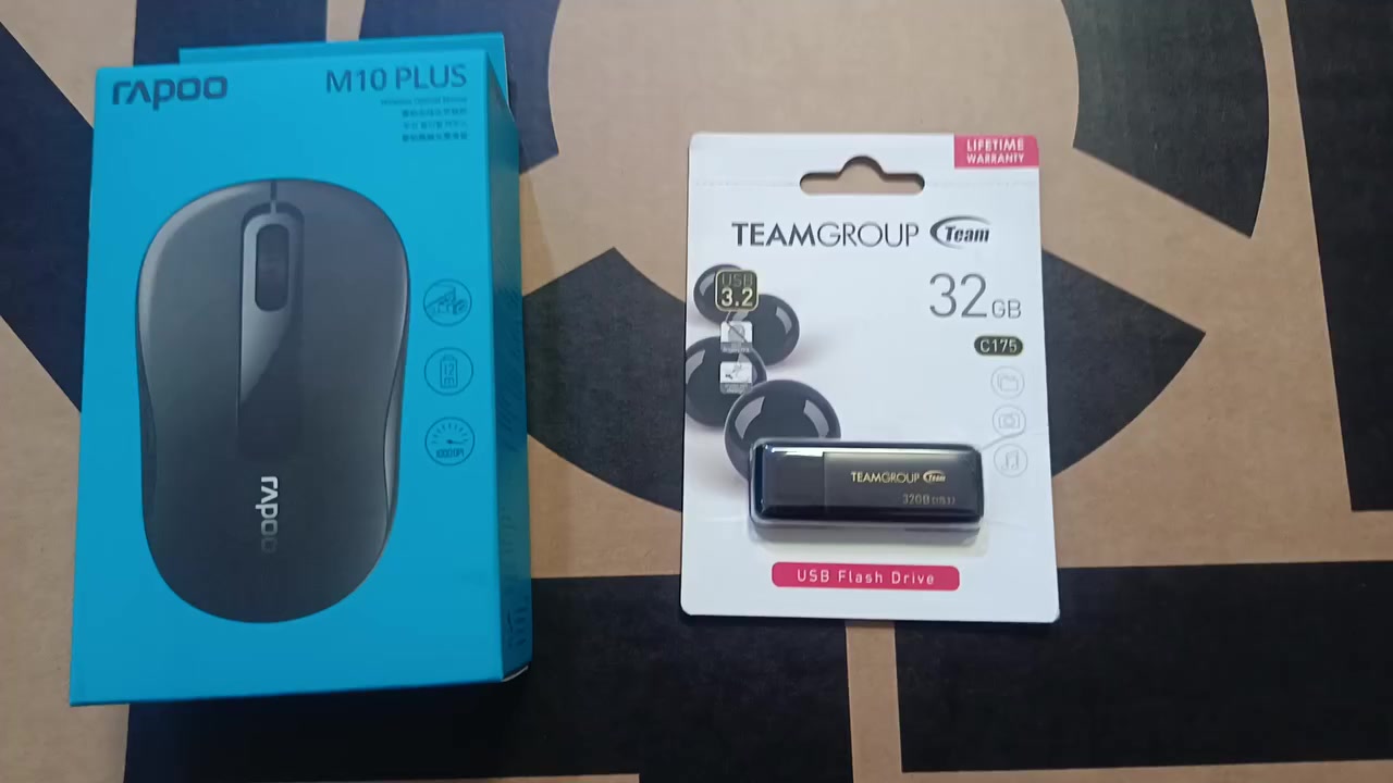 السلام عليكم 
لابتوب جديده بعدها بالكرتون مامفتوحه ولا مشتغله كلشي واضح بالصوره مواصفات قويه جدا 
سبب البيع عندي فشل كلوي ومحتاج فلوسه يشهد الله ورسوله واراعيك بسعره 
الله يحفظكم 
*********** وتساب
