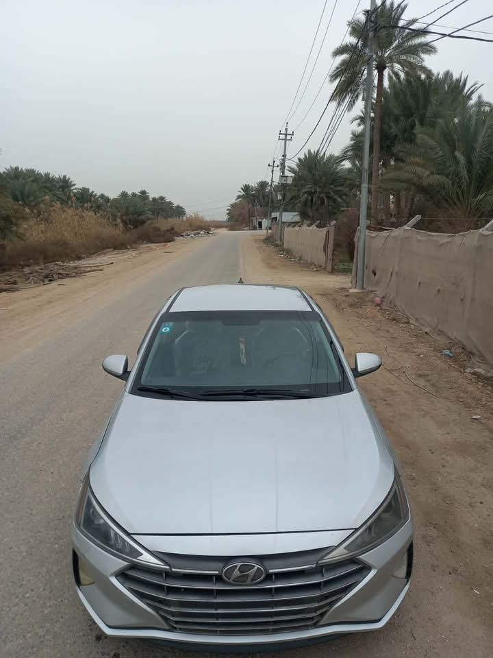 السلام عليكم للبيع النترا ١٩ امريكي محرك ٢٠٠٠ دوش 
كير AT  بيها ٣ قطع رقم بغداد دولي 
حداديه تخم تاير ويل تبريد كله جديد 
مواصفات نص فول 
السعر ١١٥ وبيه مجال مكاني كربلاء الحسينيه 
***********

