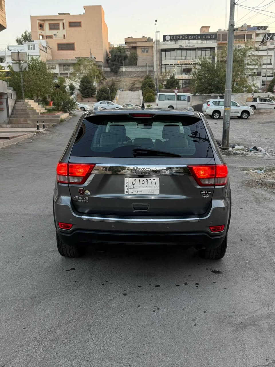 السلام وعليكم 
للبيع جيب 2013 خليجي بدون حادث 
فول مواصفات …..
ماشيه 167 k جاهزه مابيها اي نقص 
1- بنوراما 
2- حساسات امامي خلفي 
3- فور ويل 
4- جكات 
5- دمام مضخم صوت بلادي 
6- كشنات كهرباء 
7- تدفئه تبريد امامي خلفي 
وبعد بيها هواي مواصفات 
بيها بارد بالباب وبجاملغ لخلفي 
ورشتين صبغ على كد شبرين فقط بدون حادث وبدون ضربه موجوده صور قبل وبعد 
🛑رقم بغداد الجديد هزه بعدها مساقطه 
بأسمي تحويل ثاني يوم 
🛑 العنوان زيونه مجاور مول زيونه 
هـ ***********
السعر خاص او اتصل على رقم واتساب

