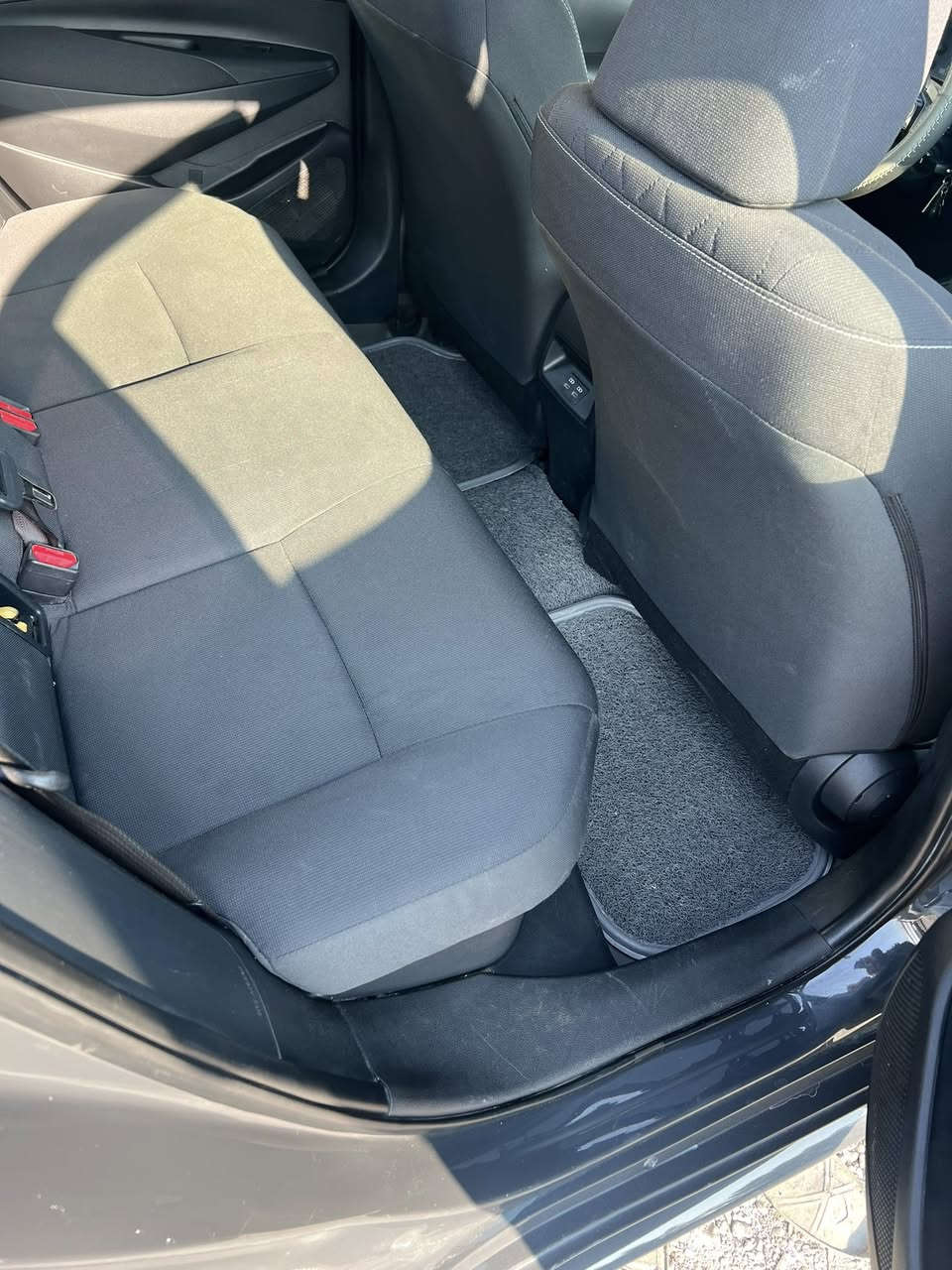 للبيع كورلا هايبرت وارد امريكي موديل 23
سياره وجاهزه ومرقمه باسمي  عنوان بغداد
الدوره هاتف *********** سعر 140$ 
سعر مناسب بل نسبه لسوك لحد يدور صور 
الي يعجبه يتصل ودزله صور معروظه علا وظعه
