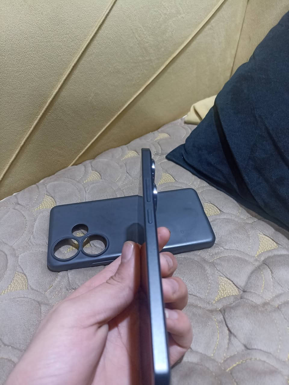 جهاز بوكو f6 غني عن التعريف
مجرد فطر بلزجاج مالكامره ولتصوير مغوش ابسببهة 
الجهاز نضيف كامل الملحقات نضيف كلش تقريبا ولا زلغ
للتواصل (***********)
متوفر واتساب
