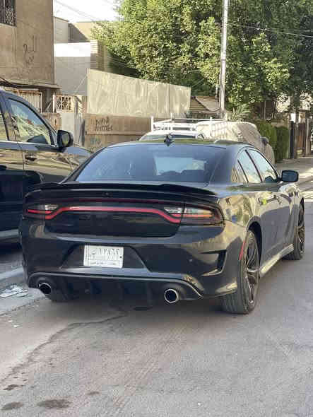 السلام عليكم 
دوج تشارجر 2017 امريكي بلاك توب 
السيارة فئة بلاك توب 
مواصفاتة 
كشنات جلد تدفئة تبريد 
ستيرن تدفئة 
كشنات خلفية تدفئة 
كشنات ثنين كهرباء 
خزن كشن ميموري 
حساسات خلفية 
لايتات زراعة جديدة 
سماعات بيتس 
السيارة بيها جاملغ مبدل نفس اللون وبنيد مبدل ومصبوغ 
سيارة جاهزة من كلشي 
بيها طخة بلباب العس السايق ترجع بارد ممبينة قليل كلش 
ماشية 95 الف مايل 
بغداد مشروع وطني باسمي 
السعر 188   وبيها مجال بسيط 
مكان السيارة المنصور 
***********
