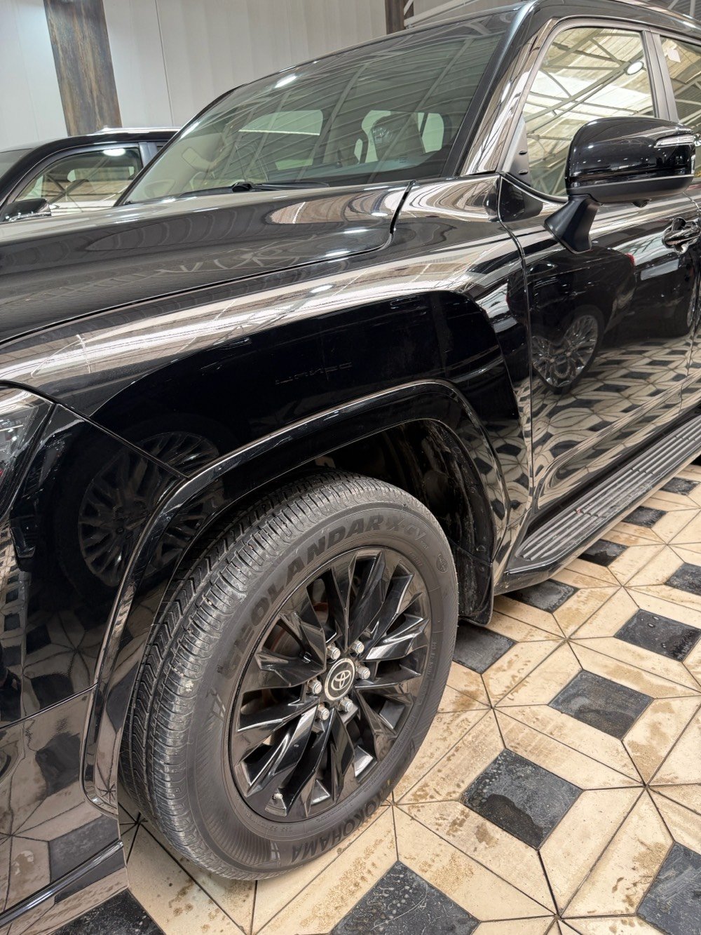* لاندكروزر GXR لمتد ساز 2022  بغداد كامل 
* ⁠سعد العبيدي (7700637589)
* ⁠الموديل : 2022 ساز مغلفة ppf
* ⁠السعر (63.000 $( مكفولة
* ⁠اللون ااسود بلاك ادشن  رقم بغداد 
* ⁠العداد(108 الف كم ) 
* ⁠محرك (3500  cc) توين تيربو 
* ⁠بصمة تشغيل بصمات ابواب عدد (5) 
* ⁠شاشة امامية بالحجم الكبير )
* ⁠4 كامرات محيطية (360 درجة)
* ⁠لحاية امامية خلفية كت لاندكروز 
* ⁠فتحة سقف (سلايت) 
* ⁠كراسي الامامية كهرباء 
* كراسي الامامية تبريد 
* ⁠مقاعد (7) راكب دفع رباعي (4 * 4) 
* ⁠ثلاجة وسطية جنطة كهرباء 
* شاحن واير ليس تشغيل عن بعد 
* ⁠حساس امامي خلفي مري طي كهرباء 
* ⁠وباقي مواصفاتGXR المتد المعروفة 
* ⁠السعر (63.000 $)رقم بغداد
* بغداد - معارض النهضة - الشارع الثاني - شركة ذرى الخليج هـ(***********)