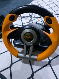 دركسون اكس بوكس و pc نظيف هو والكارتونه وملحقاته كامله ب 50 الف  متوفر...