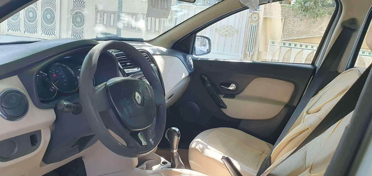 رينو سمبول موديل 2016 مه كينه گه وره گيرو مه كينه به شه رت 3بارجه سبوغ بى ناوى تابلى ساره كى تندوتوله غرامه 40هزارى له سه ره دواى معمله ده گه رينمه وه به شه رتى به ناو كردين سعرى 65معمله  ژماره موبايل *********** أربيل, العراق
