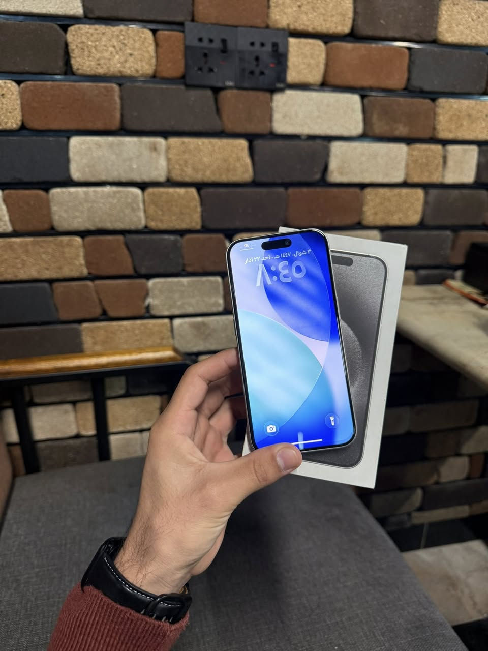 15 pro فقط
ذاكرة ١٢٨ بطارية ٨٨ شريحتين الجهاز نظافة ١٠٠٪؜ مكفول من كلشي وبي ضمان شكد متريد 
سعره ٨٠٠
***********
