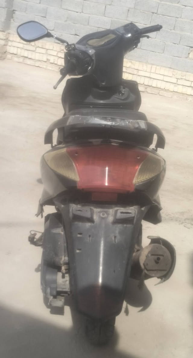 سلام عليكم دراجه سكنس لبيع مفتوحه بوشه وبتسم المكان شطره السعر 75 ‏/‏, ‏‪0786 716 8475‬‏
