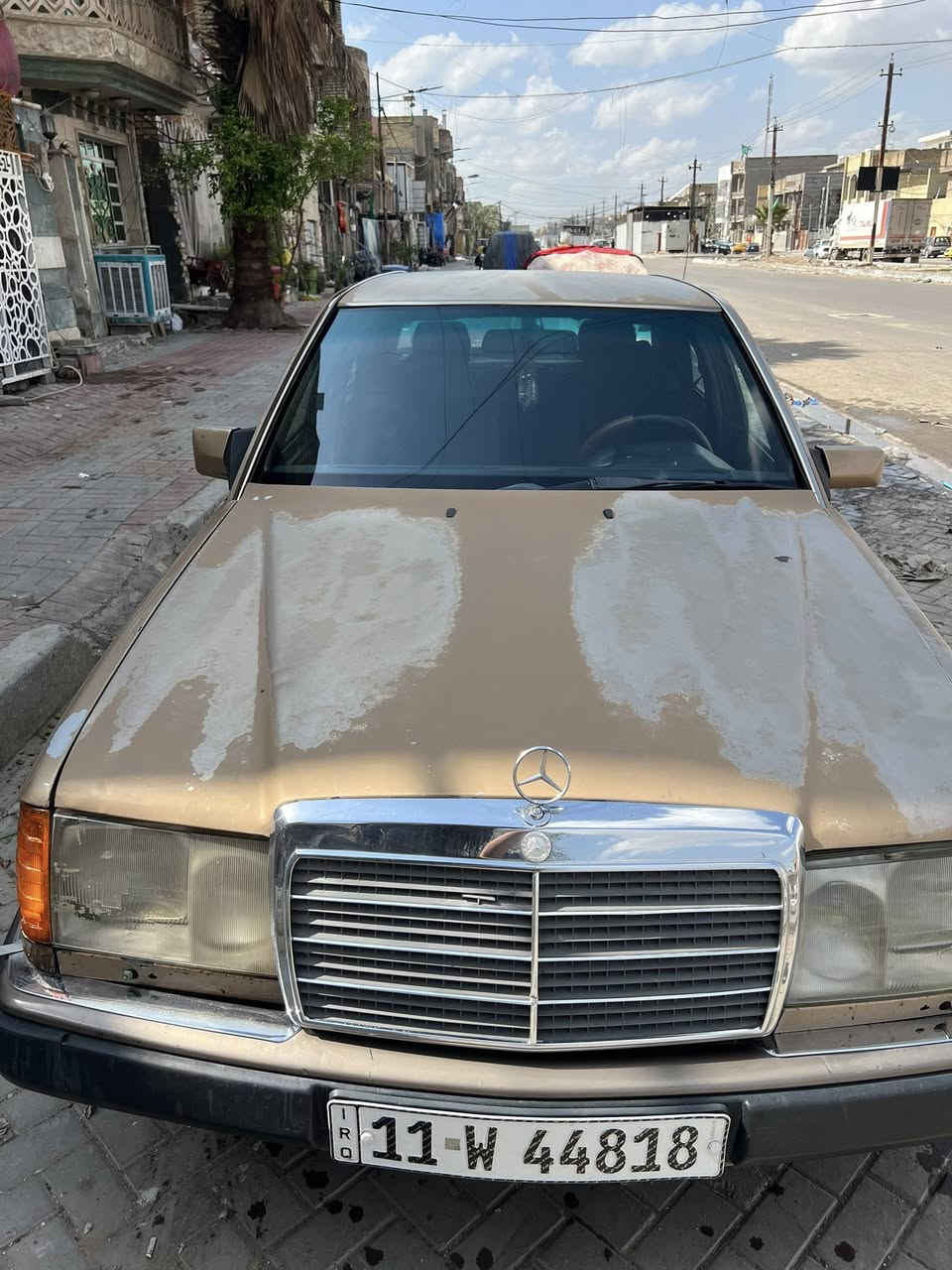 سلام عليكم مارسدس دب مديل ٨٧ بسمي سياره حيل نضيفه متعوب عليهه مكينه كير بلاد صدر قواعد بلاد  مكفوله من ضربه تخم تاير كهربايات كلهه شغاله ما بيه نقص  سعر ٥٣ وبيه مجال بصيط سكن حي اور شراي يتصل ***********
