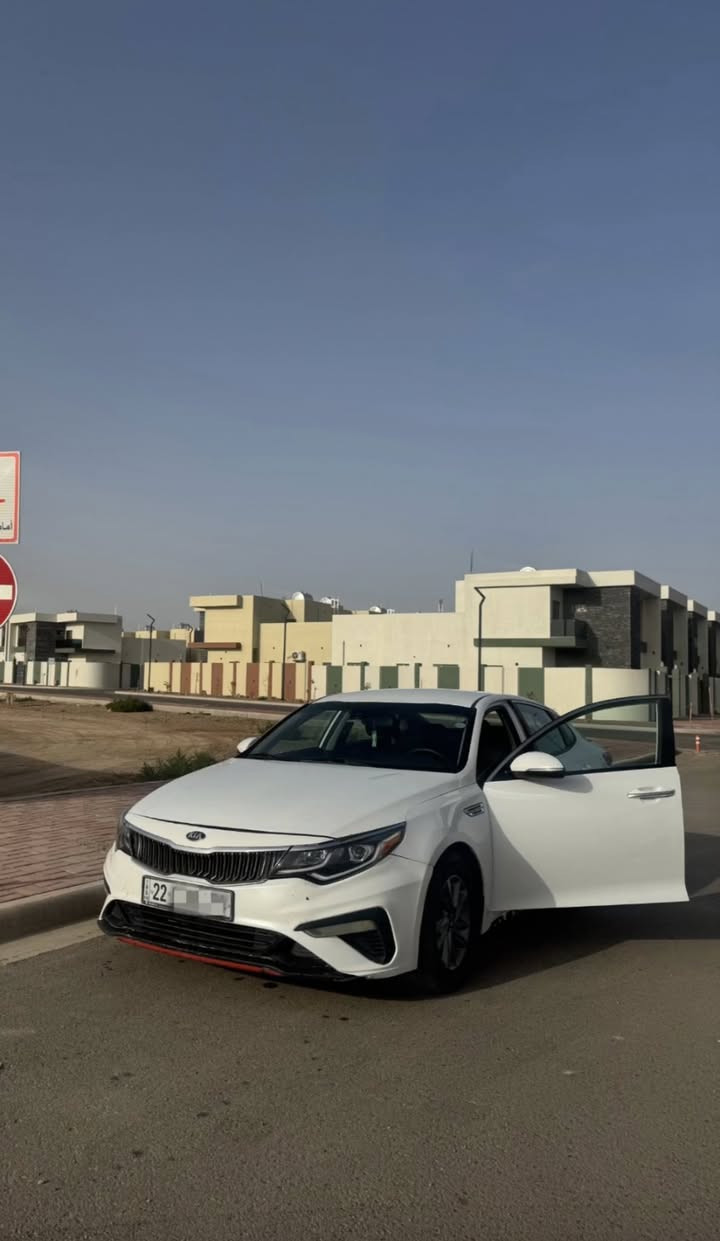 السلام عليكم
للبيع كيا اوبتما 
2020
 الفئه S 
فول مواصفات عد الفتحه
وارد امريكي ضرره بنيد
باقي السياره مكفوله
حساسات
تدفئه تبريد
كافره خلفيه
كير محرك مكفولات
السياره خير من الله
السعر 162
***********
