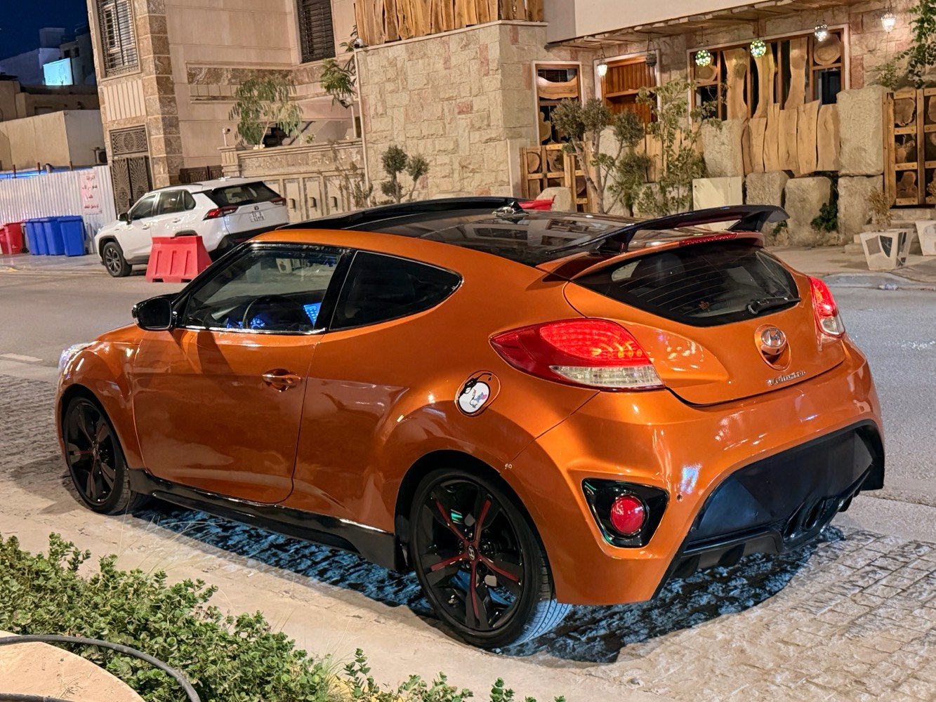 السلام عليكم
فولستر veloster
مديل : 2013 امريكي
ماشية : 112mi الف
فئة : فول مواصفات
بصمه بانوراما بصمة ابواب 
تحكم ستيرن فول مري قلاب كروز سرعه
كشنات جلد تدفئة تبريد شاشا كبيره كامرا خلفيه
حساسات مكينه جديده 1600 مرغوب و كير At
جاهزه السياره للأخير بدون اي نقص ونظيفه كلش 
السياره حادثها جاملغ وبنيد فقط وسياره اثر جراد رشيتها جلاتين فقط بدون معجون وواضح ع سياره 
رقم بغداد هزه رقم سنويه كله جديد بسمي 
عنوان : بغداد اليرموك
السعر: 78$ ورقه وبيها مجال بسيط..
***********