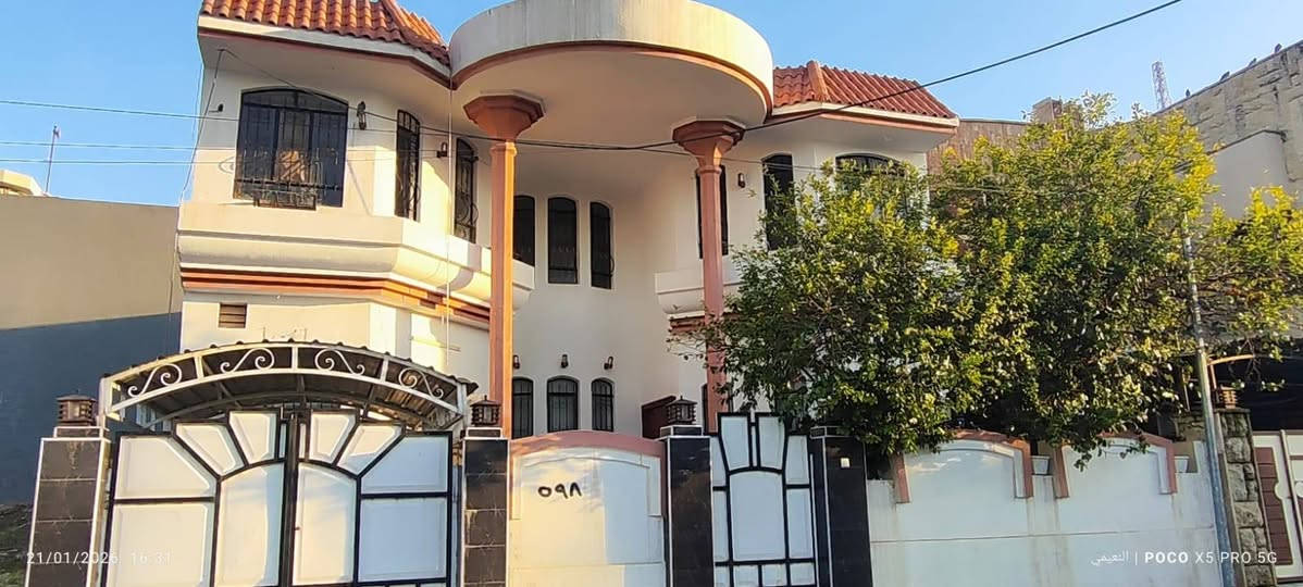 للبيع دار سكني طابقين الكفاءات الثانيه قرب شارع الطياره خلف البداله موقع مميز مساحه 300 متر واجه 12متر شارع عرض 10متر
الطابق الاول
3غرف نوم.. استقبال..غرفة طعام.. هول.. مطبخ حار وبارد... صحيات
الطابق الثاني
2غرفة نوم مع سويتات.. هول ..مخزن..صحيات
للاستفسار الاتصال خاص او الارقام التالية
***********.......***********
