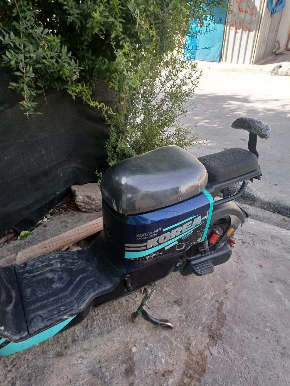 السلام عليكم دراجه للبيع سعر 350 شرط شخط مابيها شغل وامشي دراجه رزنه ومرتبه توصل على رقمي ***********
