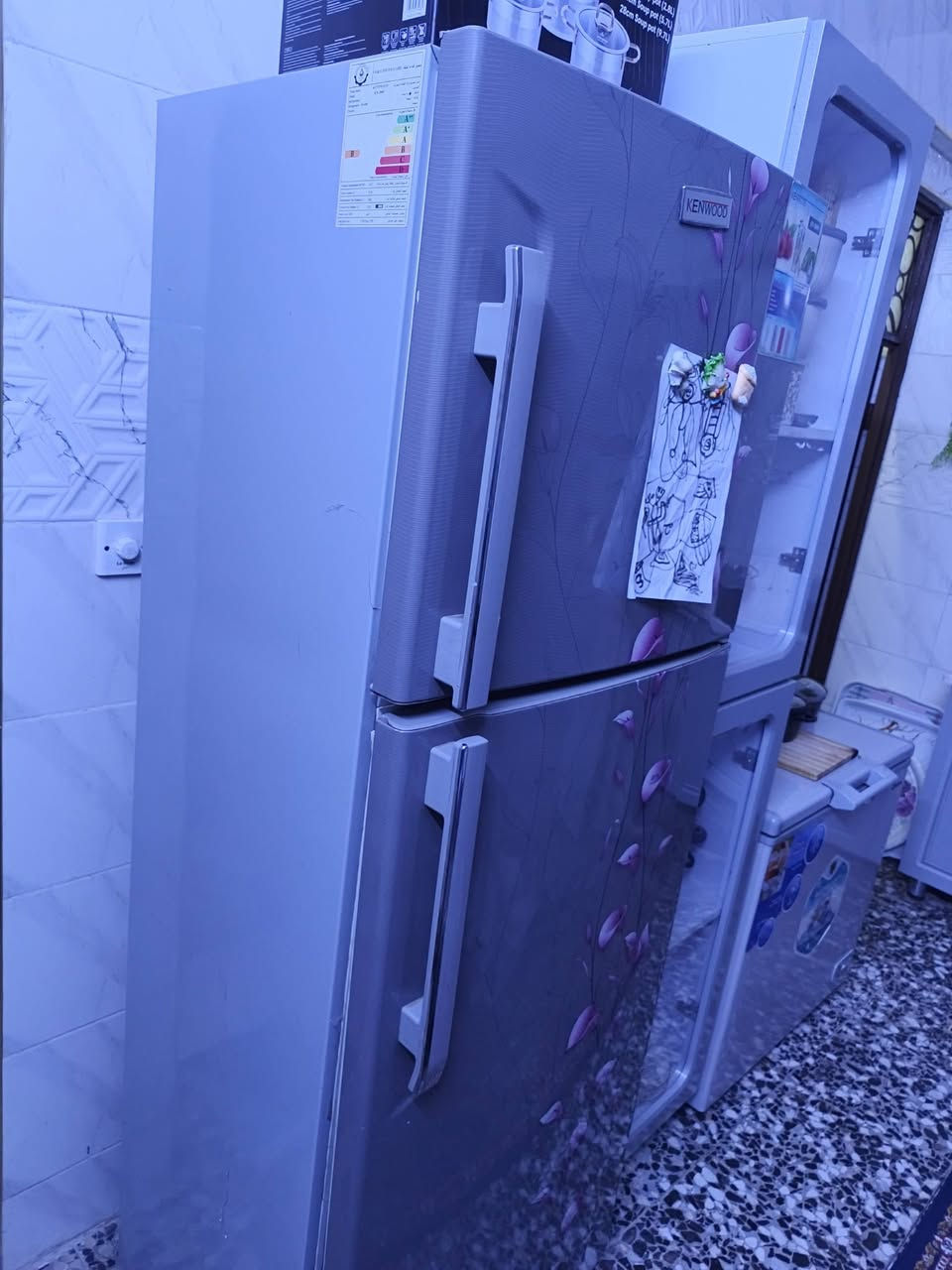 ثلاجة شغالة كاملة بس الباب شوية هاي مكسورة إلي بالصورة اريدها ٢٥٠


**إذا كنت صاحب هذا الإعلان وتريد حذفه لأي سبب، رجاءا أرسل رسالة إلى الدعم الفني**