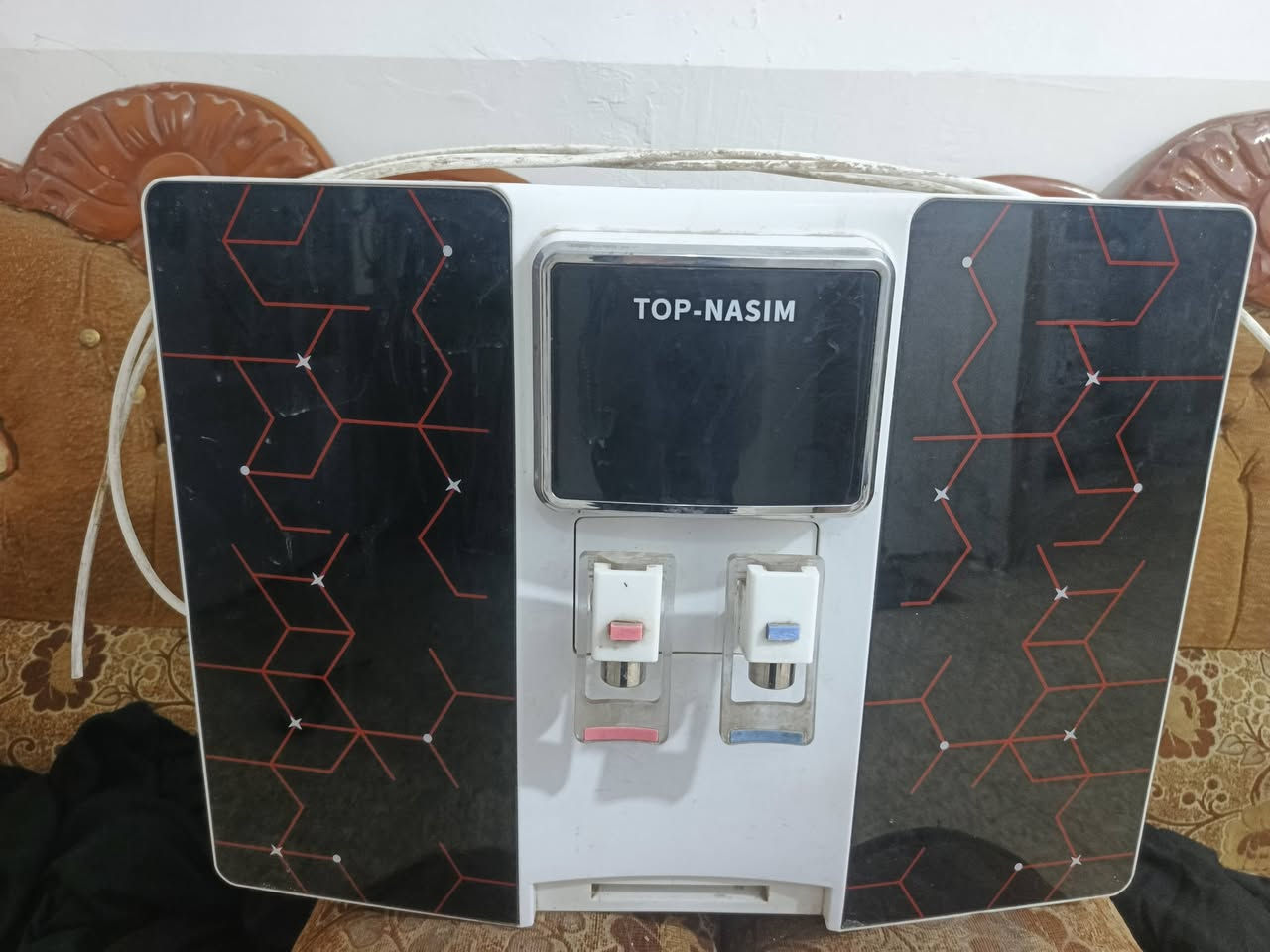 سلام عليكم الفلتر والصحن والبوري للبيع الفلتر سعره 150 والصحن 35  الفلتر شغال ماي حار وماي بارد عنواني كوفه براكيه شارع المعمل يم مدرست علي الرماحي ***********
