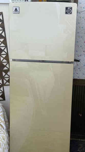 ثلاجه ابلازمه اخت الجديد استعمال قليل جدا سعر.  175 الف. الحرية الدولعي ***********

