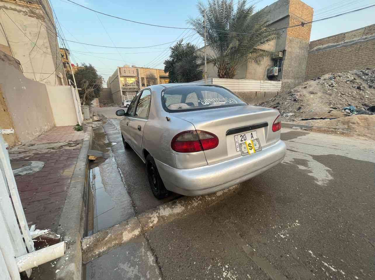 دايو لانوس موديل 1997 رقم خصوصي ديالى سنويه جديده   تحويل ثاني يوم  مصفره من كلشي صدر خلفي وامامي جديد كهربائيات كلها شغاله كيرها نضيف مكينه 1600 كايمه تصعد دهن على البلكات بس تشتغل وتمشي يعني يرادلها تجفيت وياها دشبول جديد هوه ولضفيره 
مكانها بغداد الحسينيه سعر 25$ وبيها مجال بسيط رقم ***********
