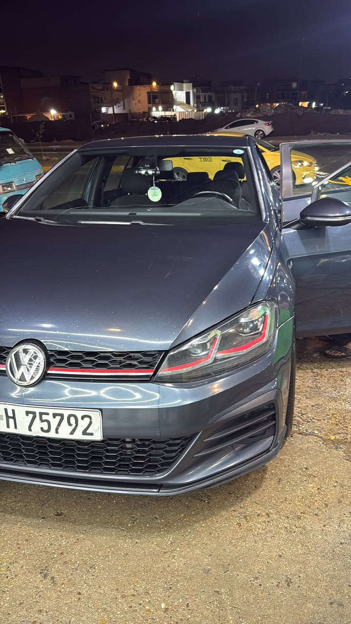 GTI 2020
من المميزات و الجدد #حرفياً و السياره جاهزه من الدعاميه للدعاميه ومبيها اي نقص حادثها طخه بسيطه بجاملغ السايق و شويه الطخه عابره ع الباب وايرباك فقط برده صور الحادث موجودة 
وبـ 168 و بيها مجال للطيبين
‪***********‬
