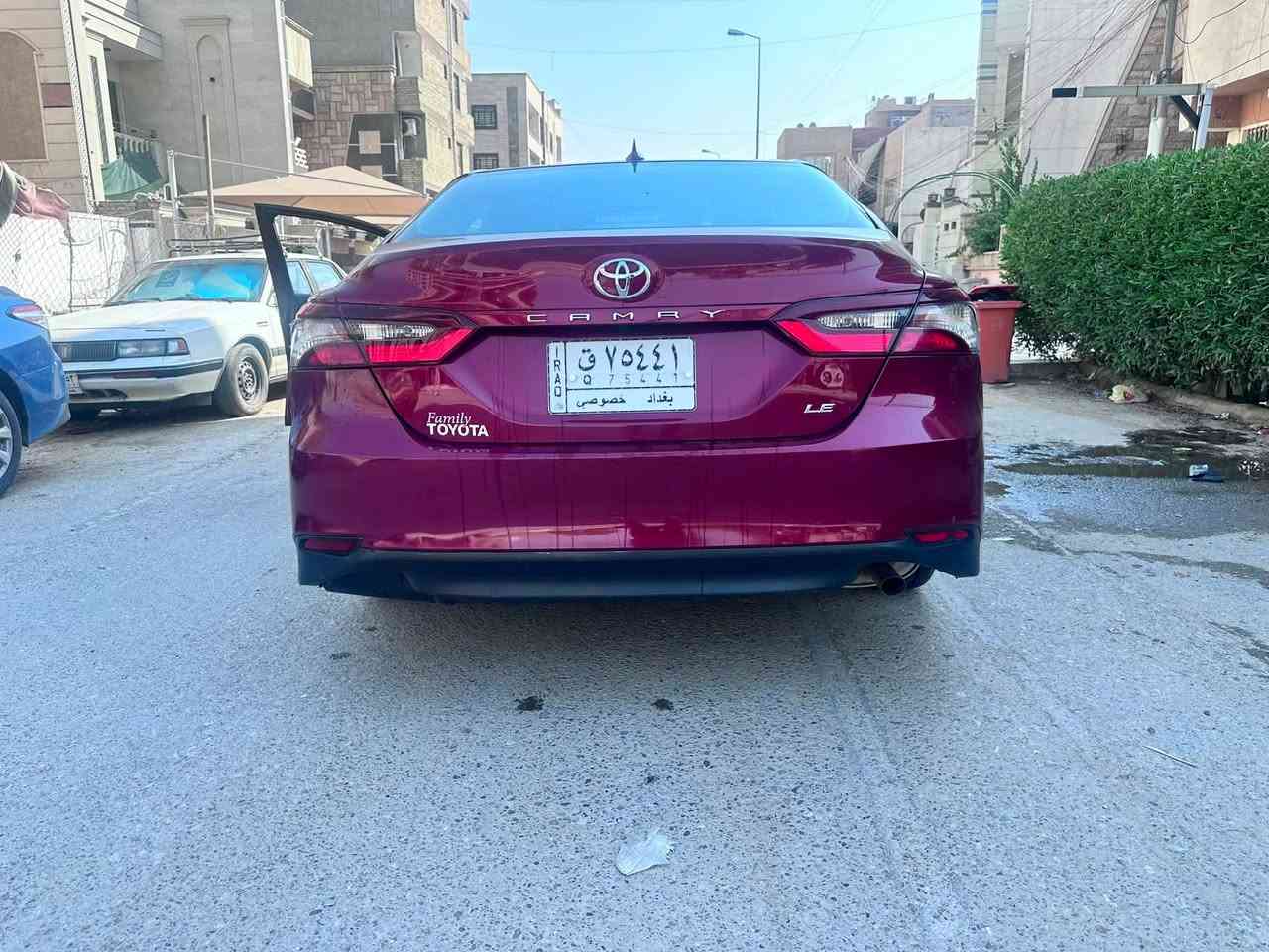 السلام عليكم اخوان 
كامري٢٠٢١ LE 
مواصفاتها معروفه
نظيفه السياره مال بيت ماشيه٣٥ الف mil
تخم تاير جديد اوت البارحه شديته 
صدرها نظيف 
حادثها چاملغ ايسر وبنيد مصلحات مامبدل بيها شي 
وبيها رصعات مال حالوب 
گير ومحرك مكفول
السعر ١٨٠ 
رقمي ***********
