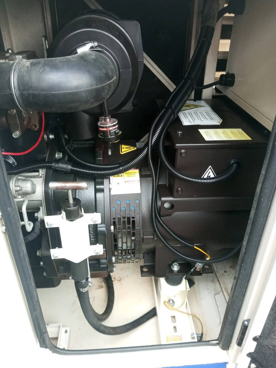 السلام عليكم مولد بيركنز انكليزي 
 22كيفي 4 سلندر.  كاتم 90% 🔊
. الاستفسار عل واتساب📞
 *********** 📞***********
توصيل كافه المحافظات  🚛
العنوان أربيل اصناعه الجنوبي
