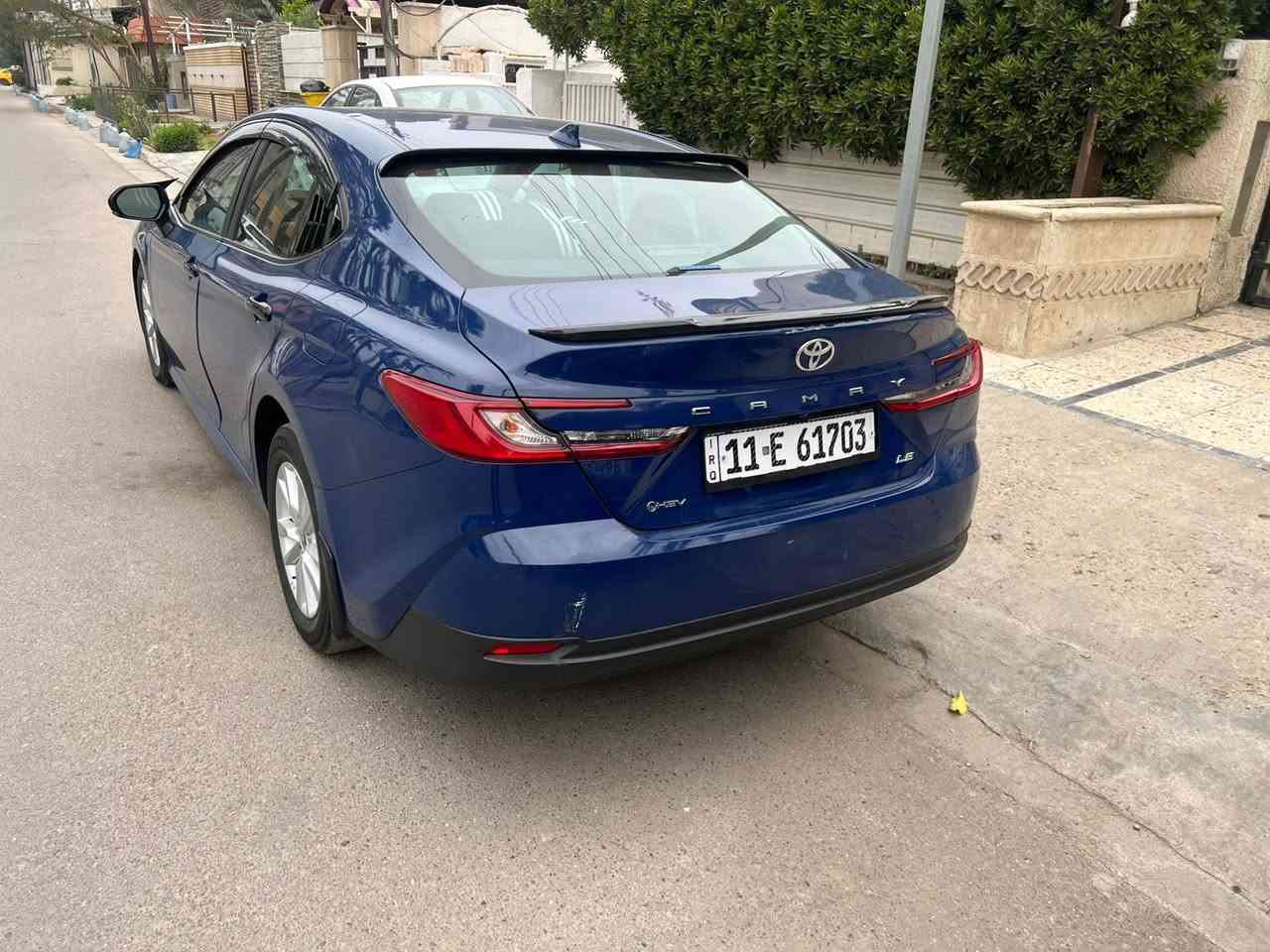 السلام عليكم عيدكم مبارك  للبيع كامري هايبرد ٢٠٢٥ ماشية ١٠ الاف مايل حادثها جاملغ وبنيد سونار مرفق عليها اضافات موضحة بالصور رقم بغداد سنوية بسمي فئة le لون مميز بدون اي نقص  السعر ٢٢ الف يعني دفترين و٢٠ ورقة ***********
