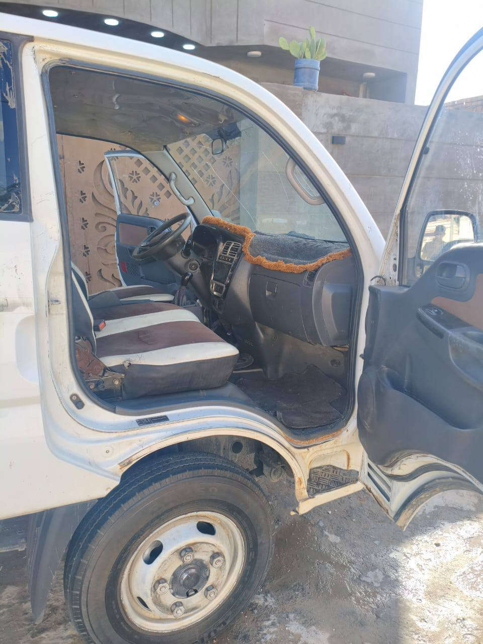 كيا فحل مكانها واسط قضاء الحي
سياره بيها طخه بالبنيد ما عابره للعظم السيارة وربربع صفحه السائق مثل ماوضح بالصورة كير ومكينه مكفولات تخم تاير وباتري جديد تحويل ثاني يوم موديل 2018
سعر 135 
***********
***********
