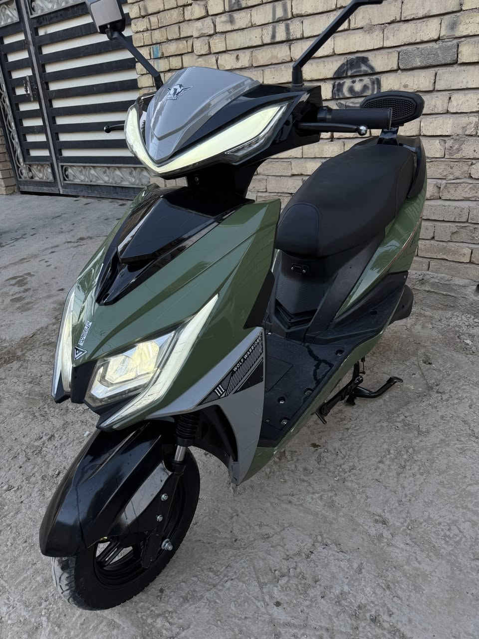 للبيع سكنس 6 بطاريات كبار جدد مابيهة نقص سرعة 60 نضام بك بريكات دهن سعرهة 475 الف قفل 
*********** //***********
مكاني ابو غريب الزيتون
