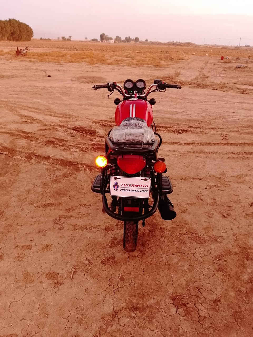 السلام عليكم دايون البيع موديل2022،بدون وراق بس مكاتبه بليته ورقم شاصي مكفوله كفالة عامه دراجه جديده وضع شركه تخم تاير جديد محرك مامفتوح شرط كهربائيّات كلهى شغاله باتري جديد بريك دهن نكره سلف السعر 900بيهى مجال العنوان بابل رقم الهاتف ‏‪***********‬‏
