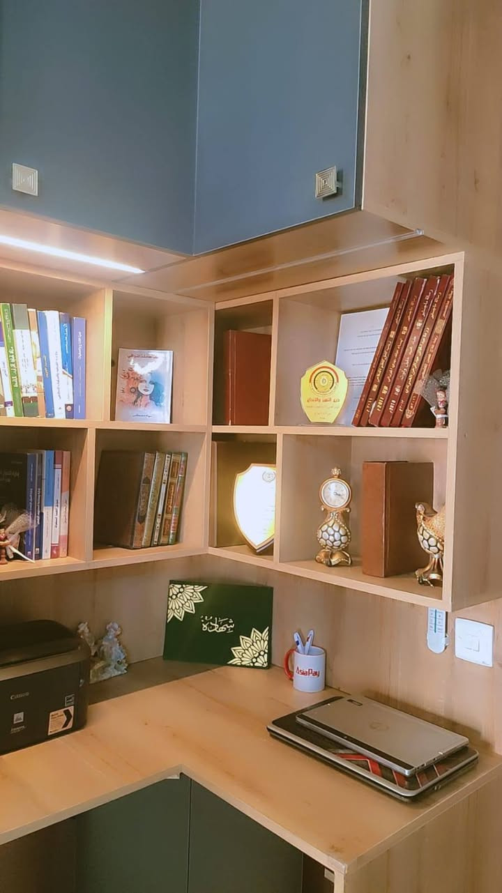 مساء الخير....
عندما يتم اختيار تصميم مميز تصبح النتائج مبهرة....
مكتبه و كنتور تخزين وميز تواليت داخلي في كورنر واحد


**إذا كنت صاحب هذا الإعلان وتريد حذفه لأي سبب، رجاءا أرسل رسالة إلى الدعم الفني**