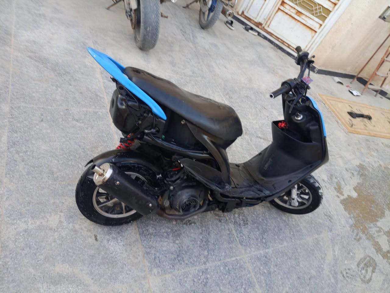 السلام عليكم ماكس عدله
بوشه55 
كلجات رياضي 
ويل رياضي كزوز رياضي 
كفر كامله دراجه نهضه ومعدل شرط 
لون🩵🩵 مكينه شرط لا دخان ولا صوت 
السعر 450وبيه مجال أو مراوس بيراني 
ناصريه سوك الشيوخ ،***********
