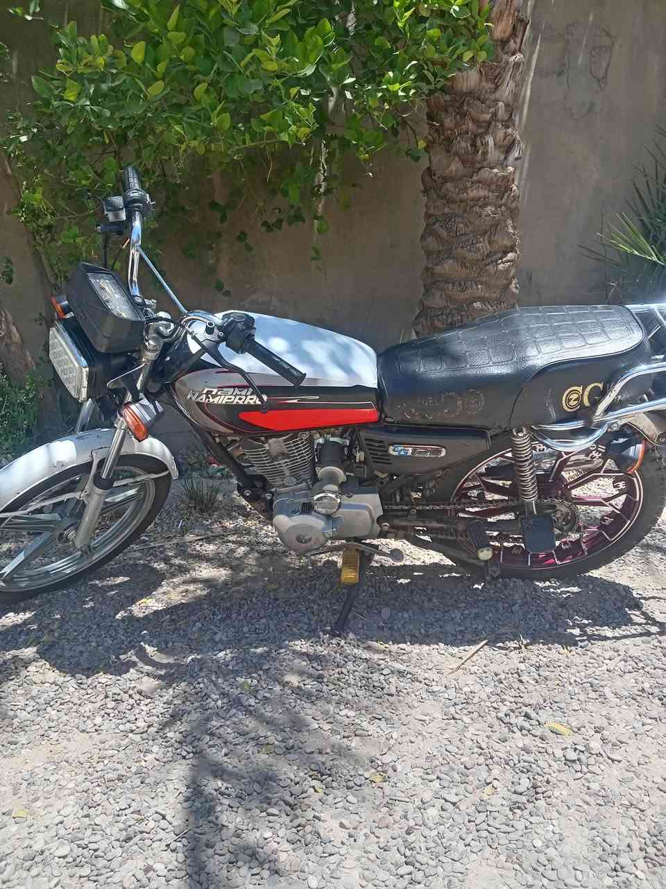 البيع موطورخمسة كيرنضيف سعر٣٢٥بي مجال ***********
