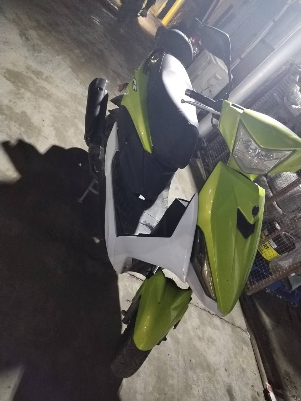 السلام عليكم ورحمة الله دراجة اف اس ممفتوحة ابلاد السعر ٥٠٠ مكاني تحرير جاهزة رقم الهاتف ***********
