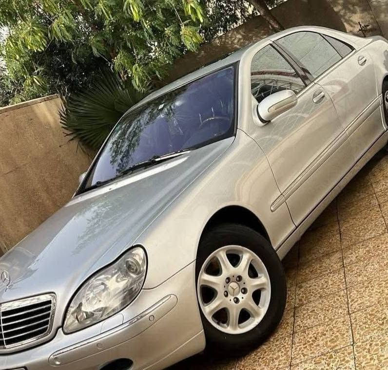 من رخصت الادمن المحترم مارسيدس غواصه500 جديدة موديل  2001
هزه وسنويه ورقم جديد بغداد
مكفولة من الضربه
بيه صبغ قطعتين كلير بدون أي ضرر
فول موصفات للأخير
مكينه وكير حداديه كهربائيات وغرفه كلها شرط
السعر ١٣٥  قفل
أو مراوس بااقل
***********
الخاص مفتوح
