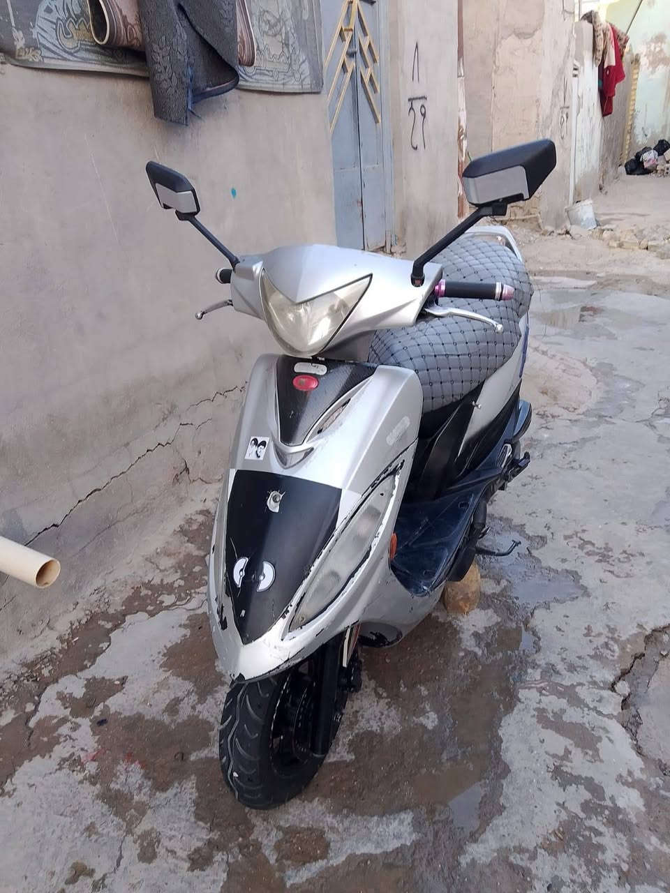 كامكو جي فور كهربائيات كله شغاله دراجه مفوله شلعه ومعدل مبدل بس بوشه 400 وبيه مجال بسيط
***********
