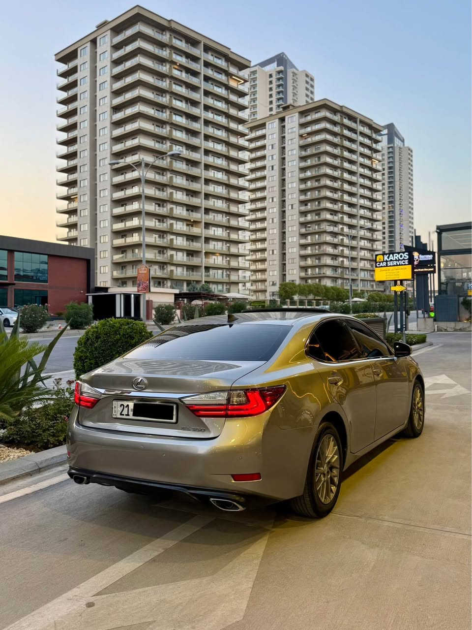 Lexus 2017 ES 350
***********☎️
لێکزز ٢٠١٧ فول مواسەفات 
ناو زەرد - سڵاید - بەسمە - شەخال - حاسەی پێشەوە و دواوە - ڕاداری ئاوێنە - ڕاداری خەتی جادە - کوشن جلد - کوشن سارد و گەرم - سوکان هیتەر - شاشە گەورە - کامێرا  - ماوس - کوشن خەزن میمۆری - کوشن کارەبا - سوکان کارەبا - لایت دەبڵ عەدەسە - لایت لید - لایت ئۆتۆ - تەحدید سورعە - سوکان ڤۆلێۆم - نیزامی لێخوڕینی (ئیکۆ ، نۆرماڵ ، سپۆڕت) - ٤ دەرگا بەسمە .
سەیارەکە یەک پارچەی بۆیاخە بێ ناوگرتن بێ ئێرباگ 
سەنەوی و ڕەقەم و ژینگەی تازەیە 
گێڕ و مەکینە نەکراوەتەوە 
شوێن / سلێمانی 
سعر / ١٩٢$
مۆبایل/*********** السليمانية, العراق
